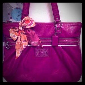 Authentic Coach Poppy tote with original hangtags